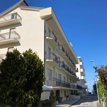 Santa Barbara & Hotel 3*