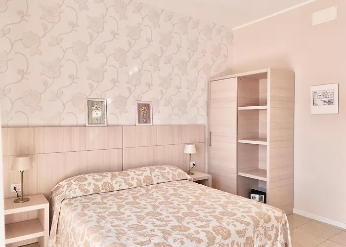 Santa Barbara & Hotel