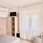 Santa Barbara & 3*