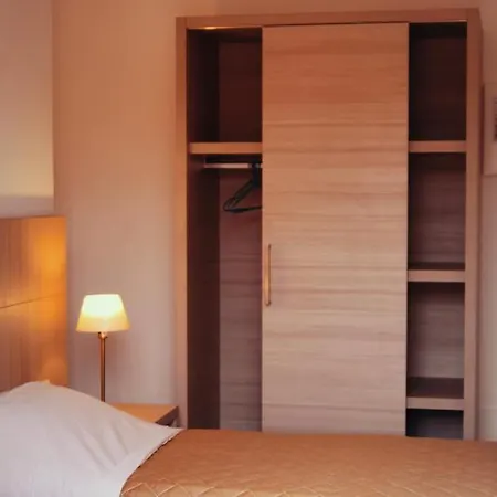 Hotel Santa Barbara & 3*