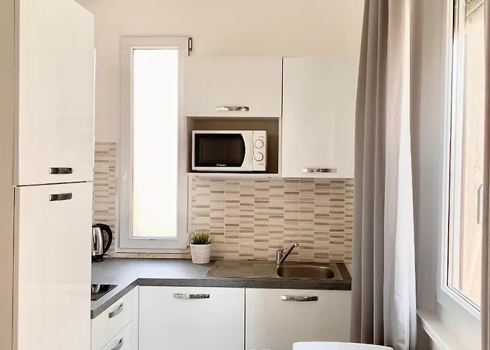 Santa Barbara & Hotel 3*