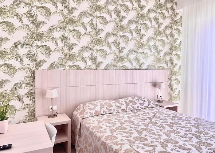 Santa Barbara & Hotel